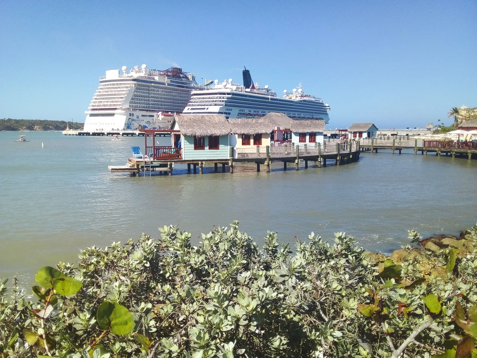 Cruise ship and pier buildings at Amber Cove in Maimón Bay