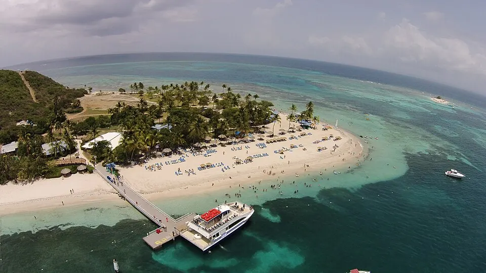 Palomino Island — Aerial view of Palomino Island